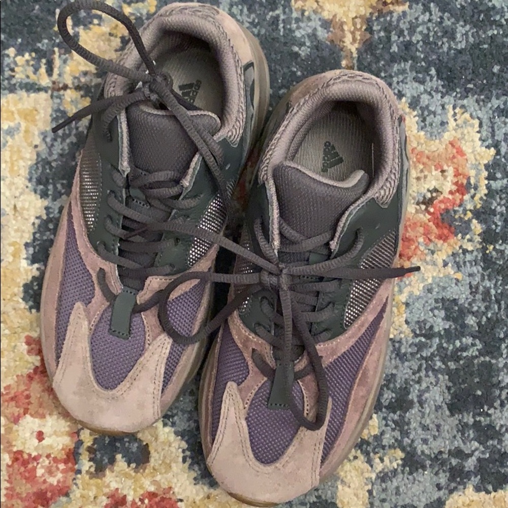 Yeezy 700